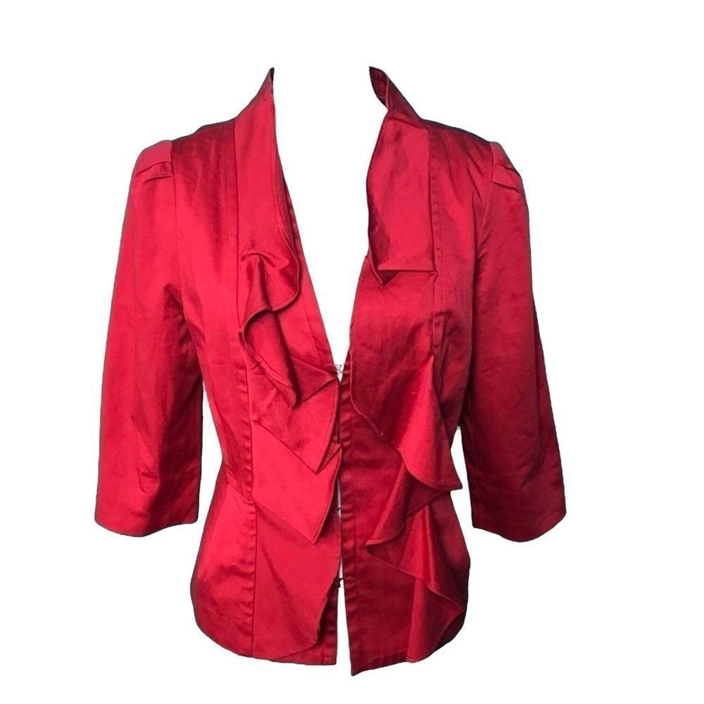 Elle ruffle blazer